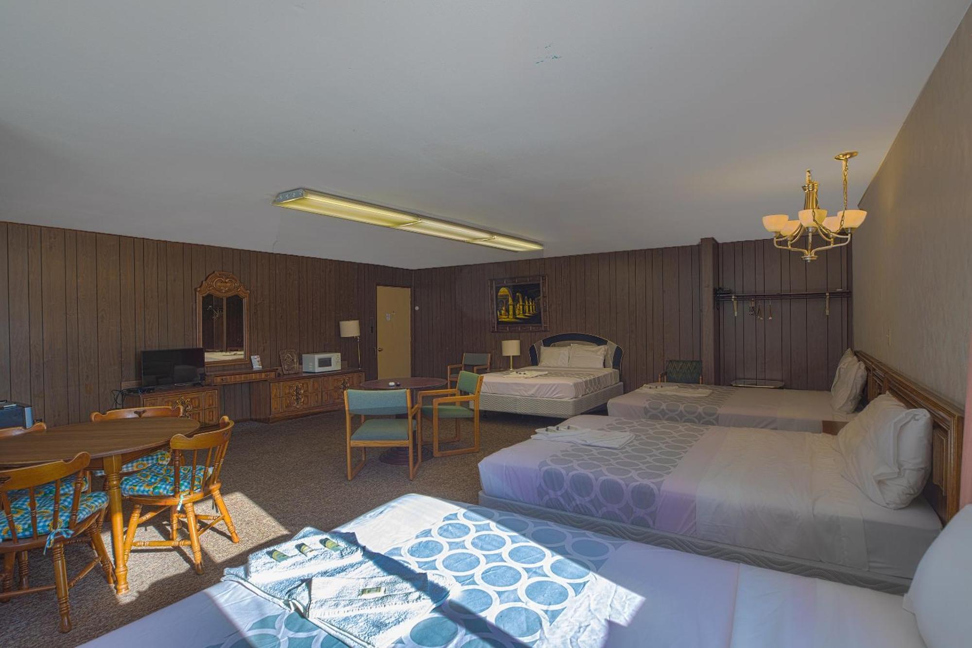 Hotel By Oyo At Mohawksin Wi Tomahawk